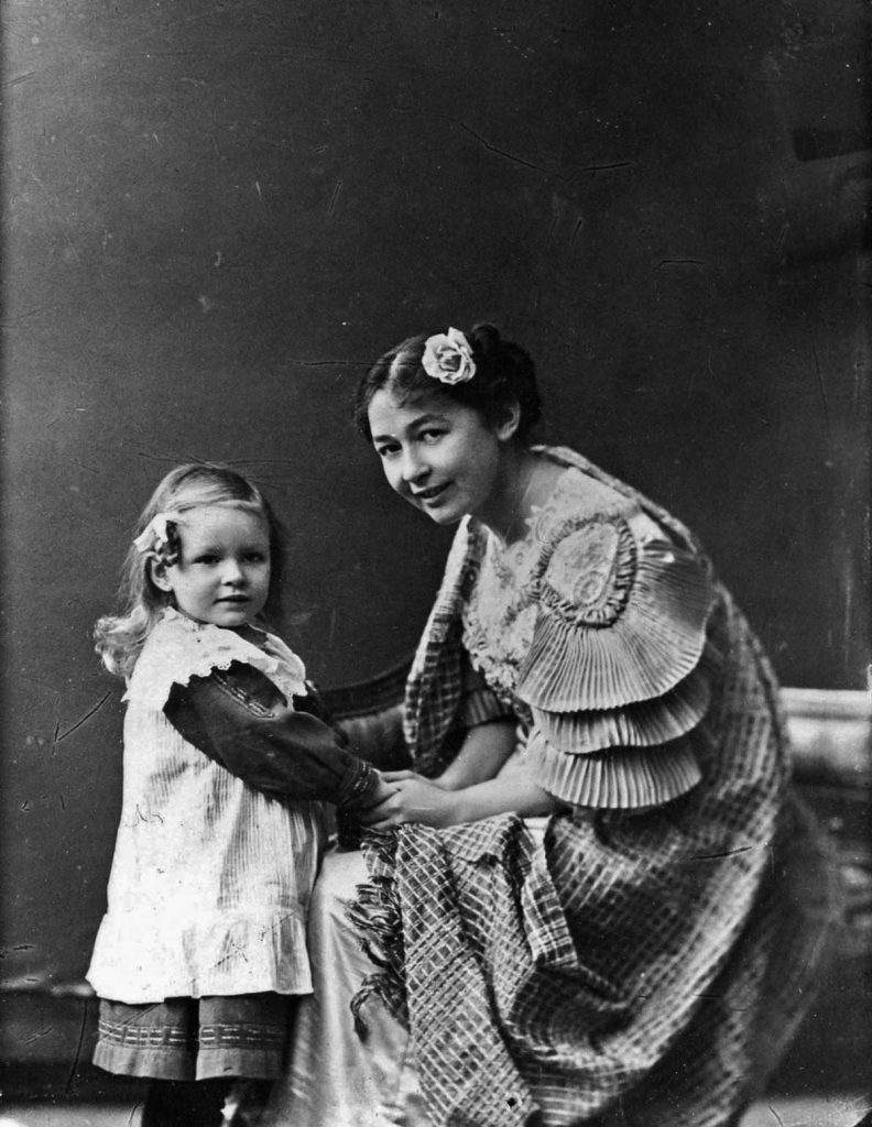 Harriet Bosse och Anne-Marie Strindberg
