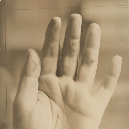 strindbergs_hand_knapp